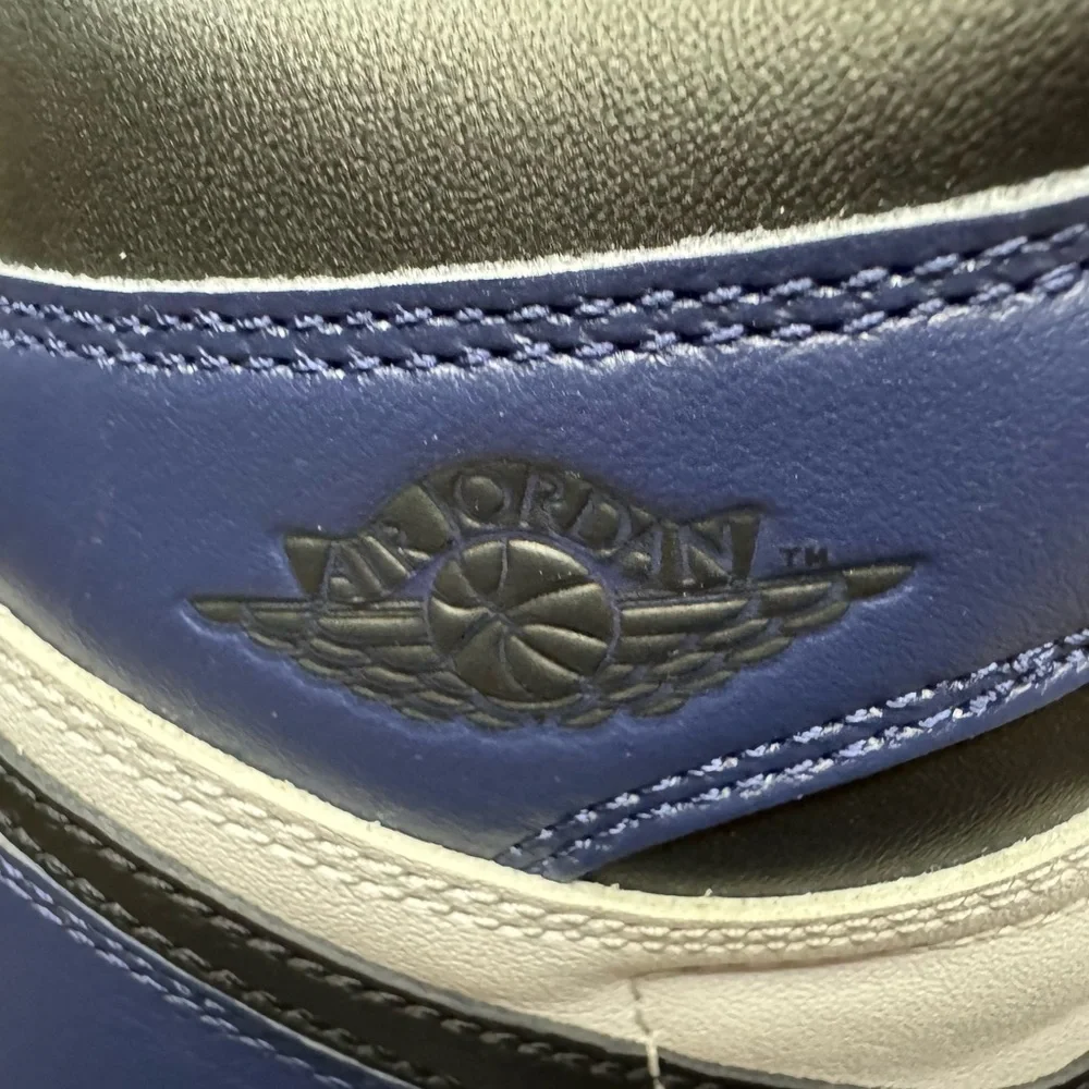 AIR JORDAN 1 RETRO HIGH OG GS Kids 5.5 Women 7 - Picture 3 of 5